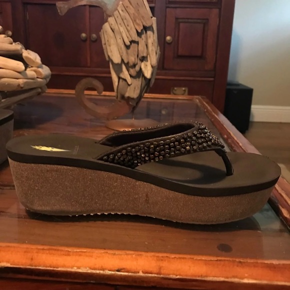 Volatile Sandals - Picture 2 of 5